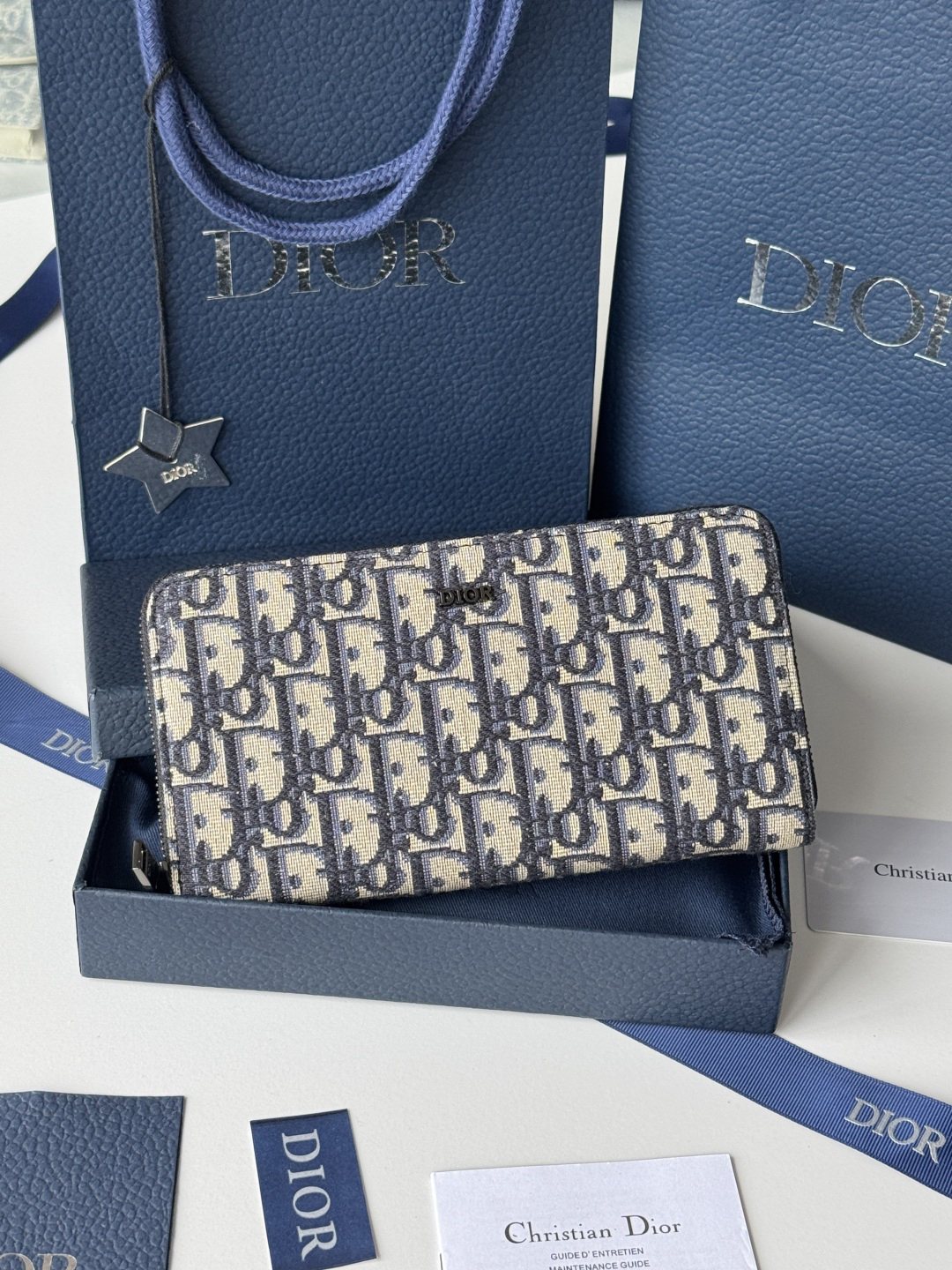 ディオール「Dior」ジップアラウンド ロングウォレット