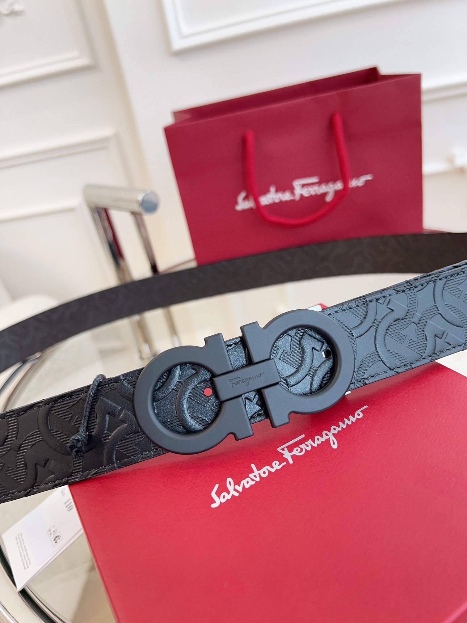 【新規倉庫入り】Salvatore Ferragamo 職人仕上げ高級ベルト「全長約 100cm」
