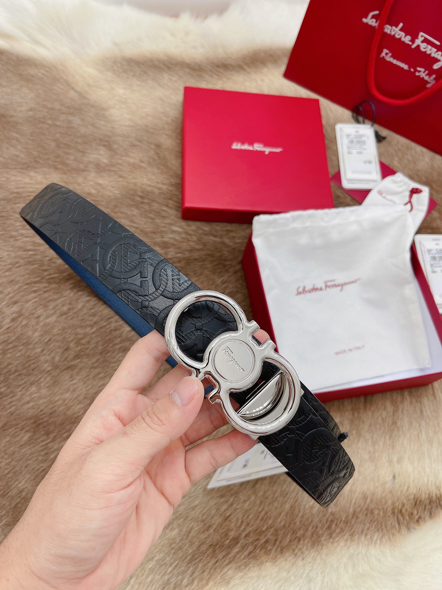 【新規倉庫入り】Salvatore Ferragamo 職人仕上げ高級ベルト「全長約 100cm」