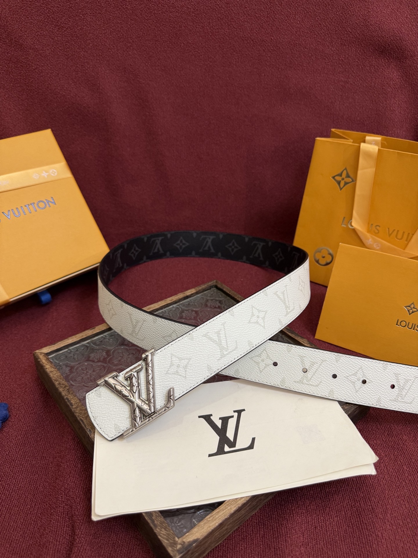 【日本未入荷】ルイヴィトン LV Dimension 両面使いベルト 40mm（全長約 100cm）