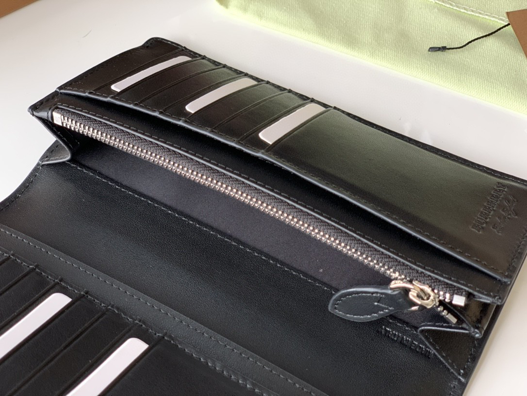 バーバリー「Burberry」Haymarket チェック & レザー 二つ折り長財布