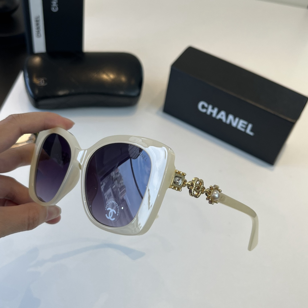【新作到着】Chanel ハイセンスデザインサングラス「遮光レンズ搭載」