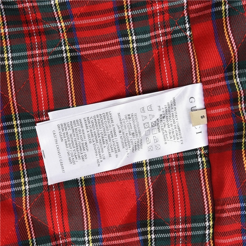 Gucci の GG ジャカード柄のデニム生地の綿入れシャツ