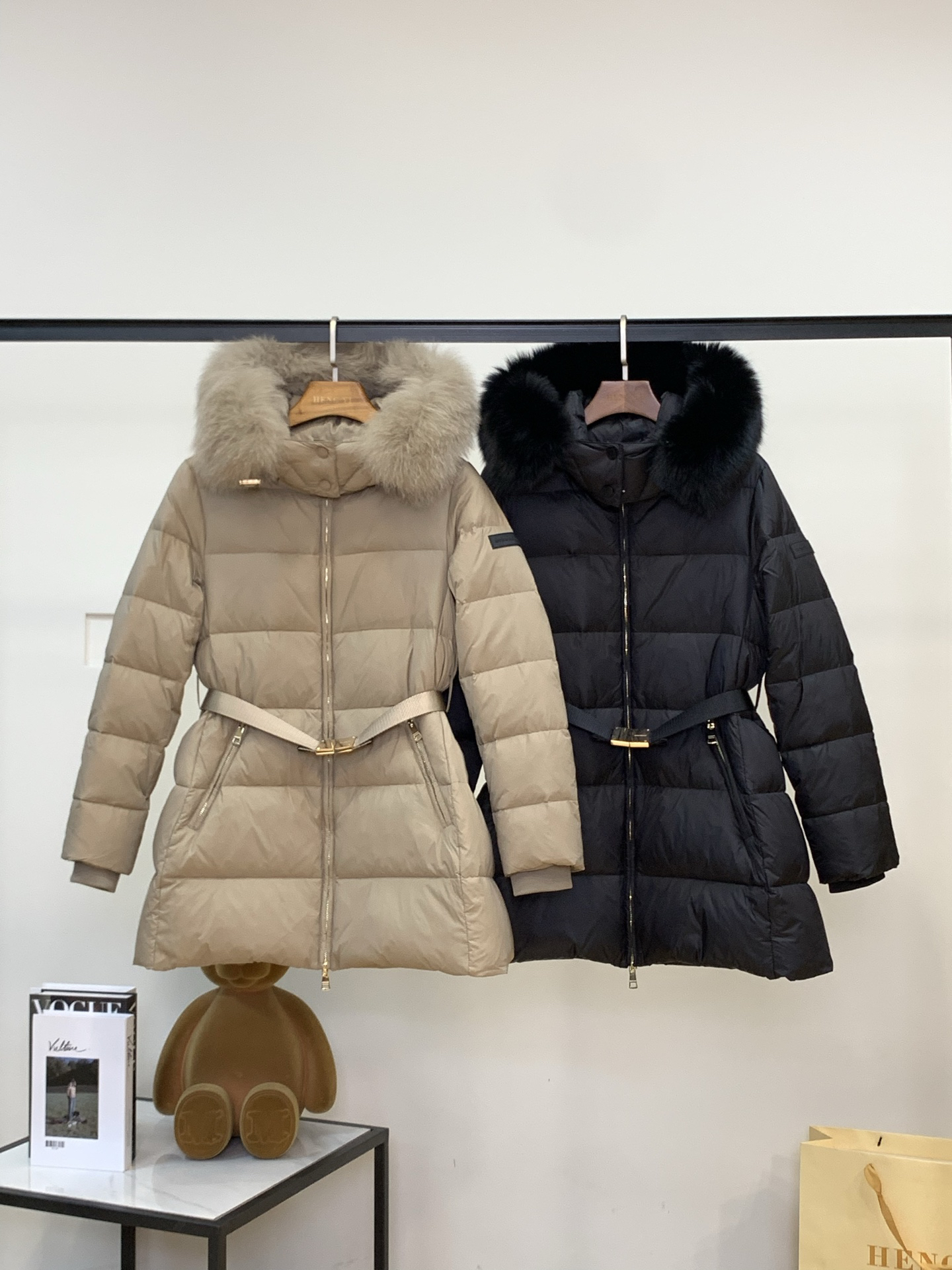 バーバリー「Burberry」秋冬フード付きダウンジャケット