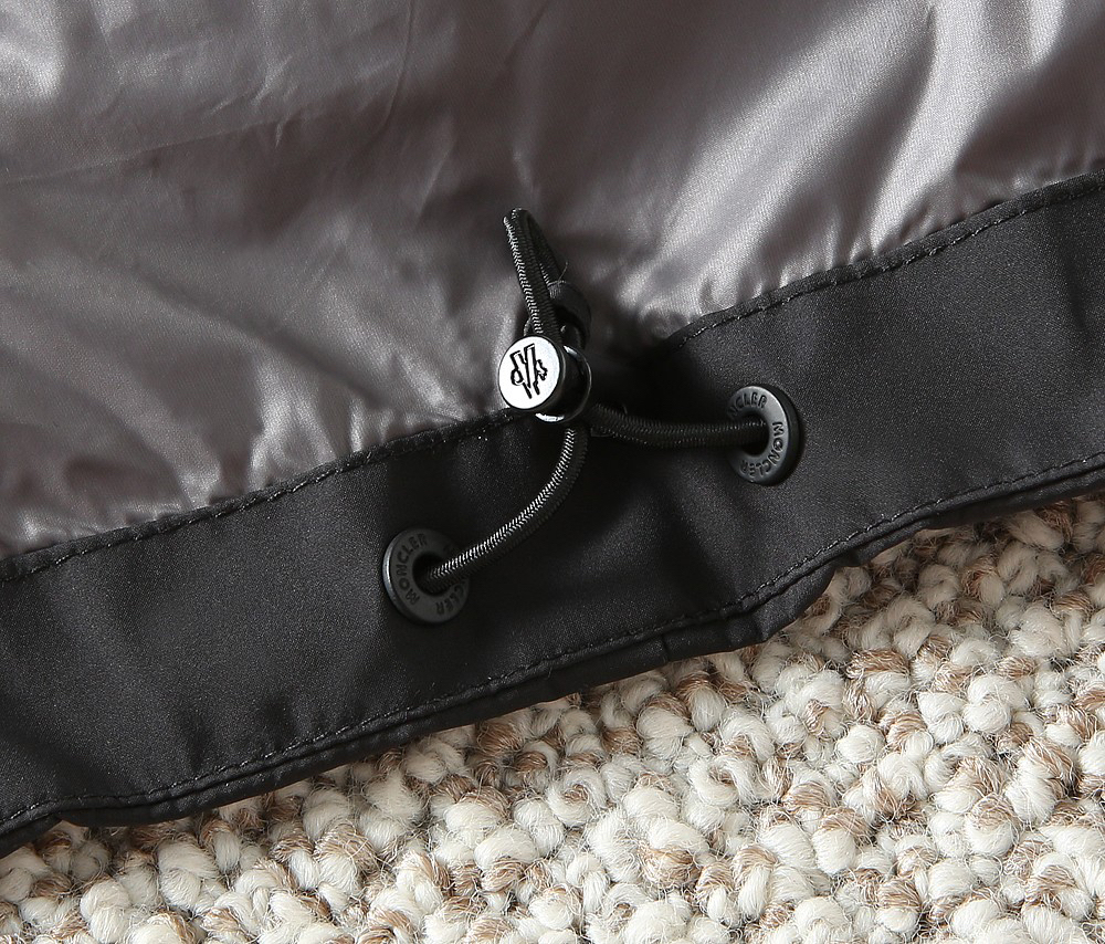 モンクレール「Moncler」秋のフード付きジャケット