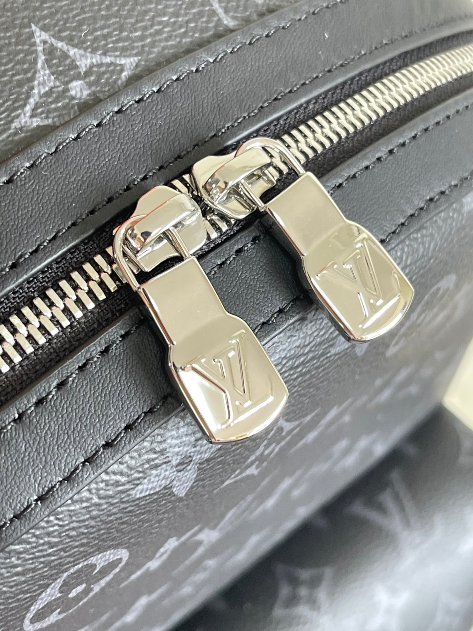 ルイ・ヴィトン「Louis Vuitton」ディスカバリーバックパック