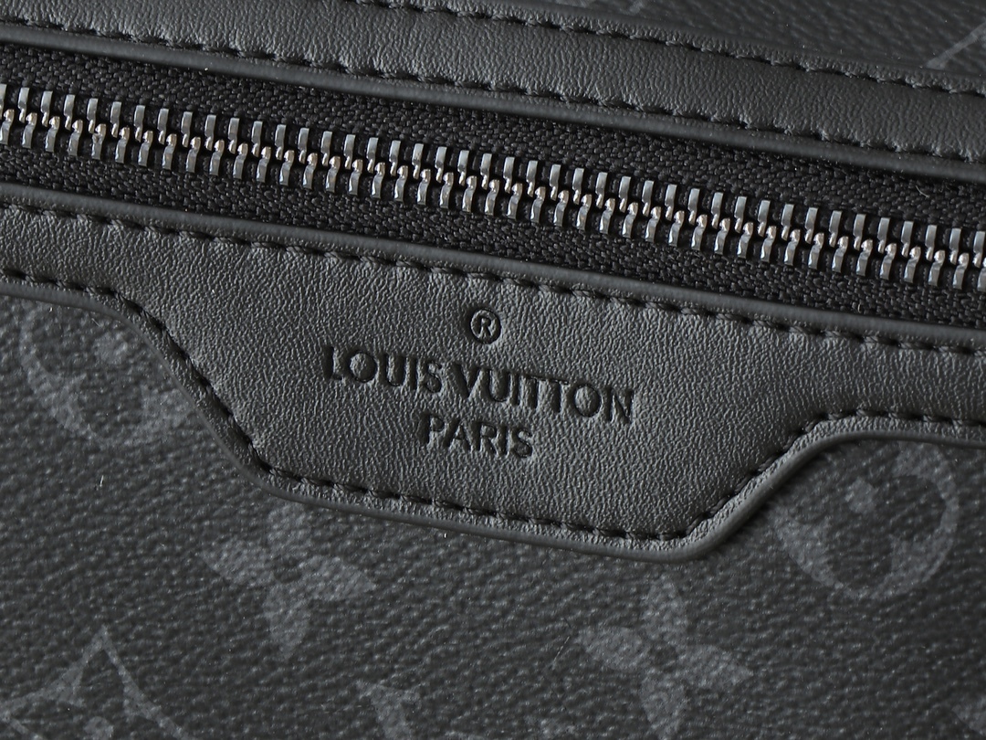 ルイ・ヴィトン「Louis Vuitton」ヴォワヤージュ スモールメッセンジャーバッグ