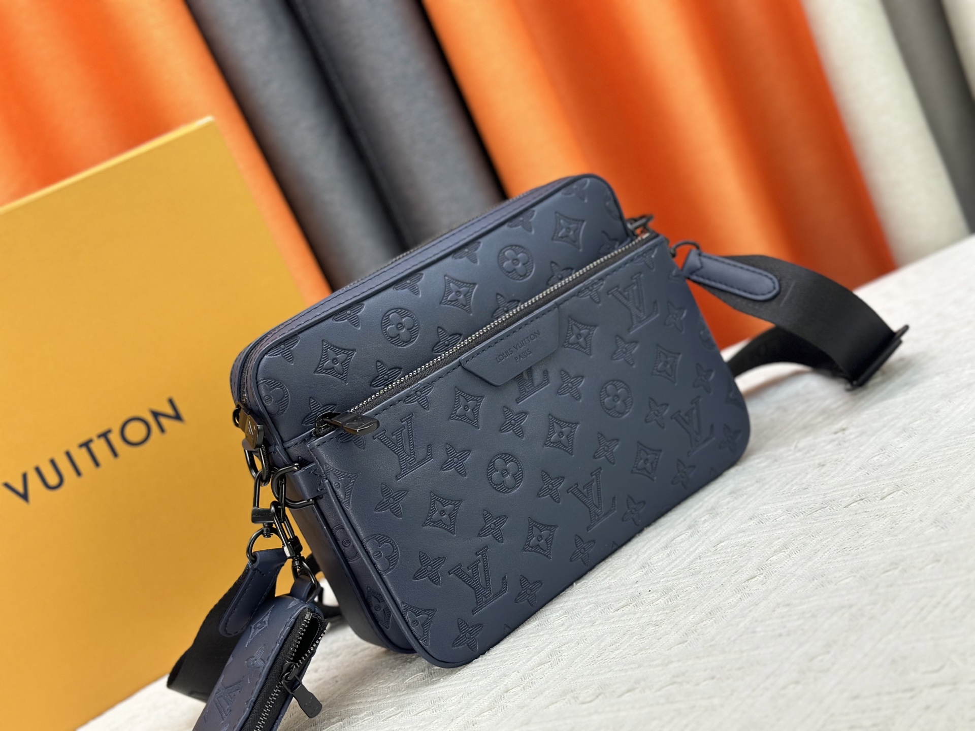 ルイ・ヴィトン「Louis Vuitton」新作 Trio メッセンジャーバッグ