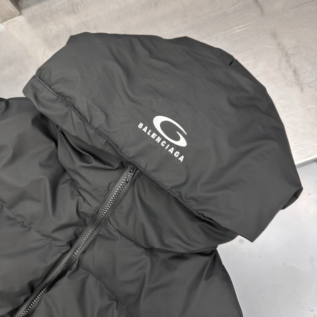 バレンシアガ「Balenciaga」‌秋冬ファッションレディースダウンジャケット