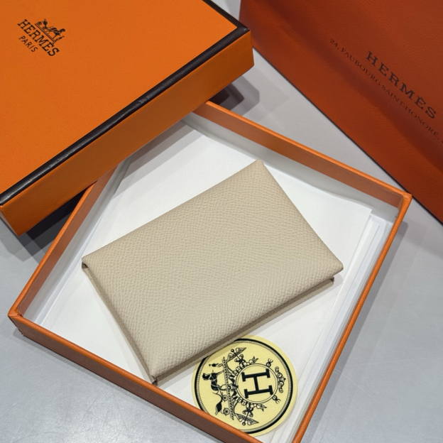 【限定新入荷】エルメス Calvi Duo 二層仕様カードケース「薄型収納」