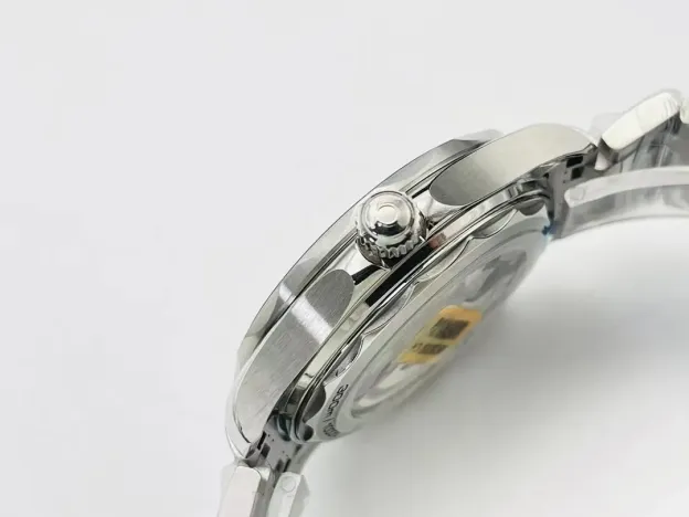 オメガ「Omega」シーマスターダイバー300M共軸マスタークロノメーター42MM