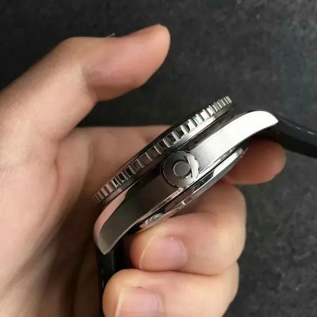 オメガ「Omega」シーマスター プラネットオーシャン 44mm メンズウォッチ