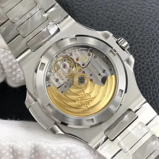 パテック フィリップ「Patek Philippe」ノーチラス クロノグラフ腕時計