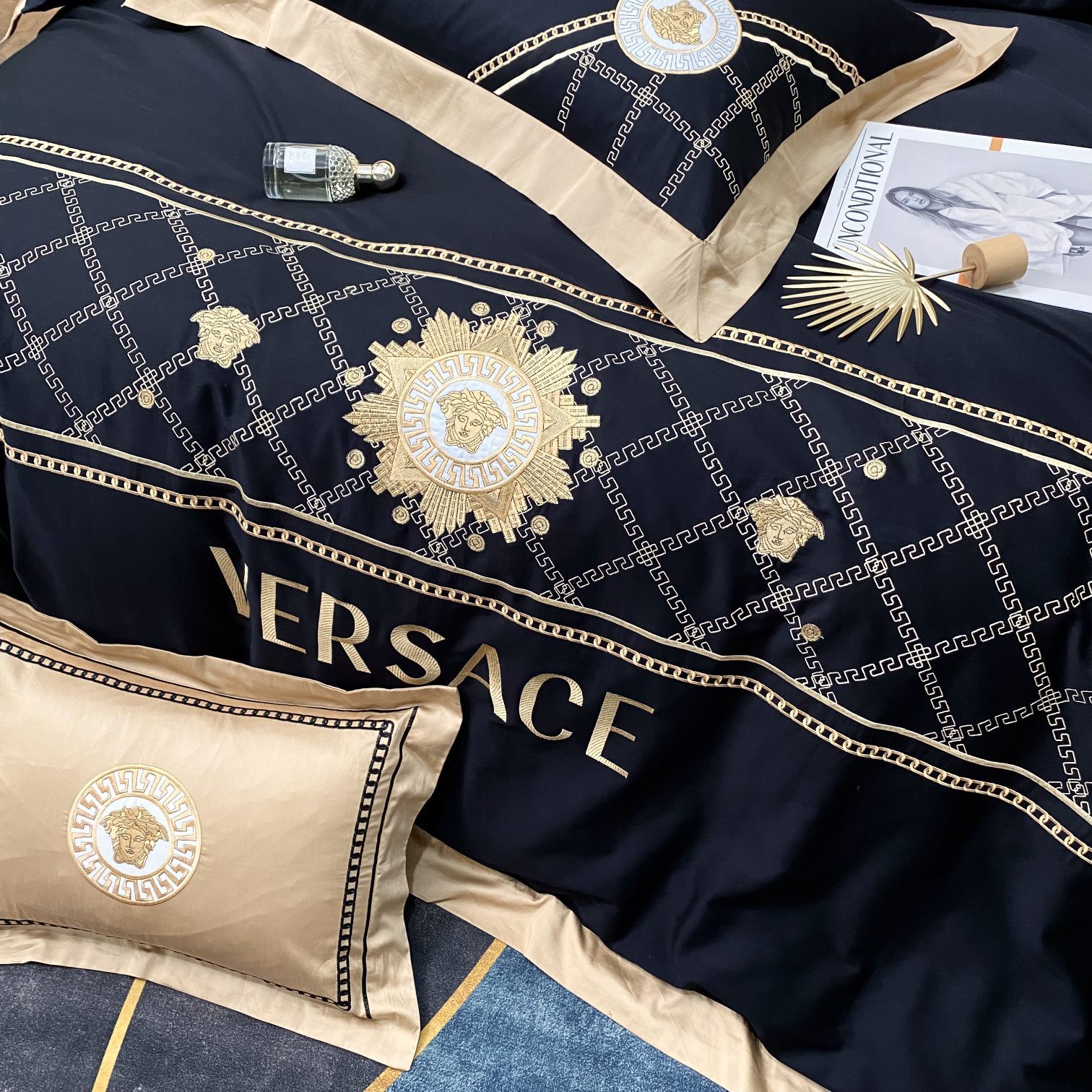 ヴェルサーチ「Versace」プレミアムコットン ゴールド＆シルバー刺繍 4点セット