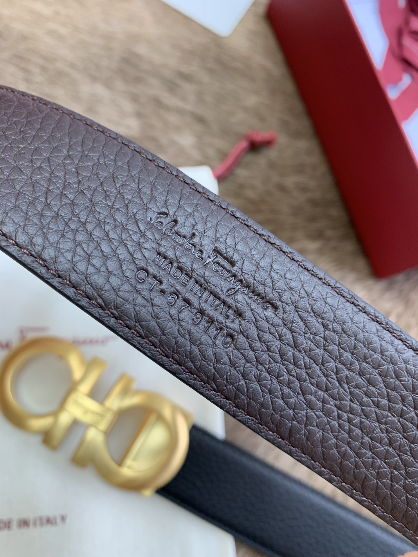 【新規倉庫入り】Salvatore Ferragamo 職人仕上げ高級ベルト「全長約 100cm」