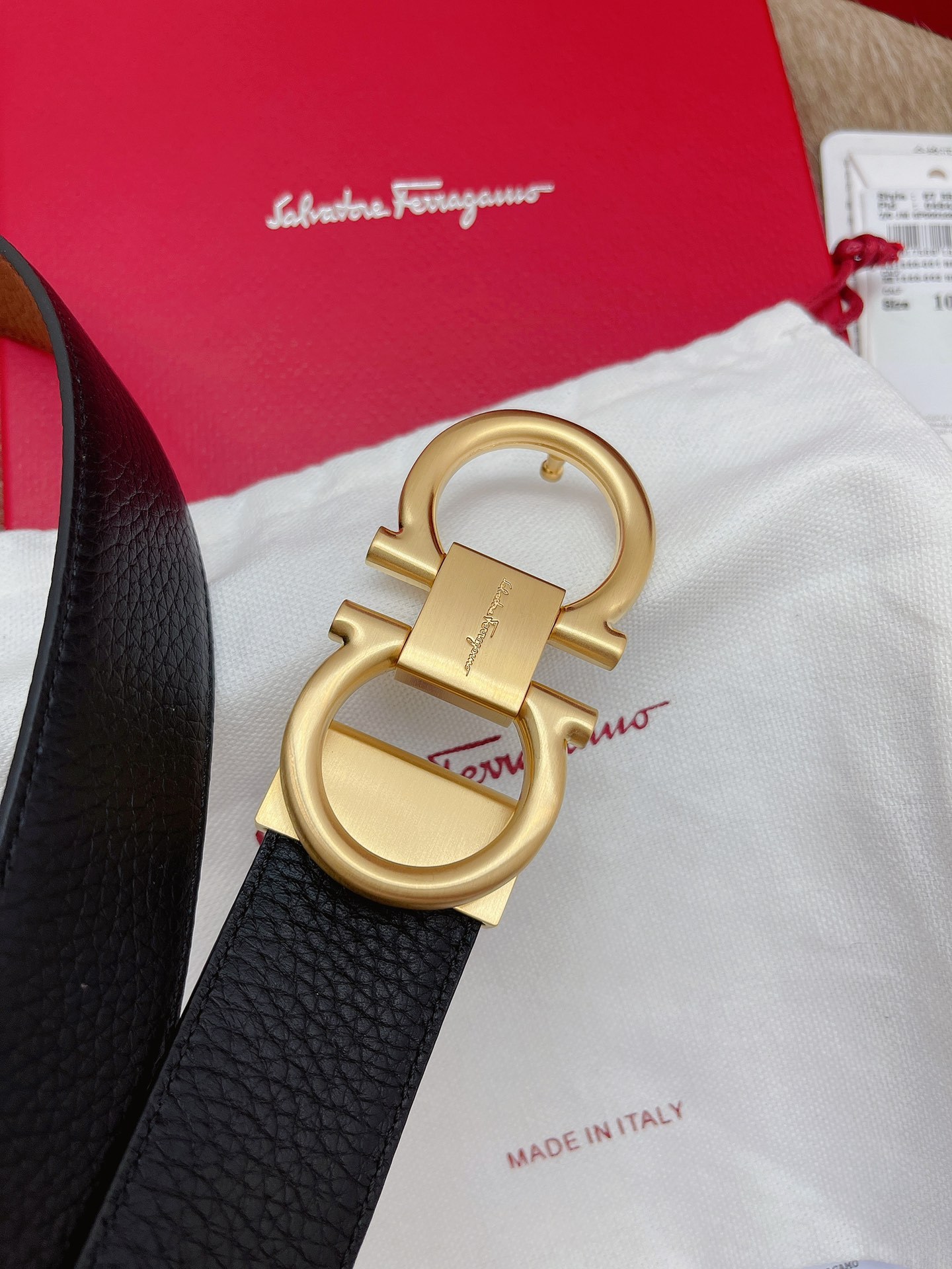 【新規倉庫入り】Salvatore Ferragamo 職人仕上げ高級ベルト「全長約 100cm」