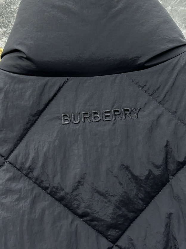 バーバリー「Burberry」秋冬メンズスタンドカラー薄手ダウンジャケット