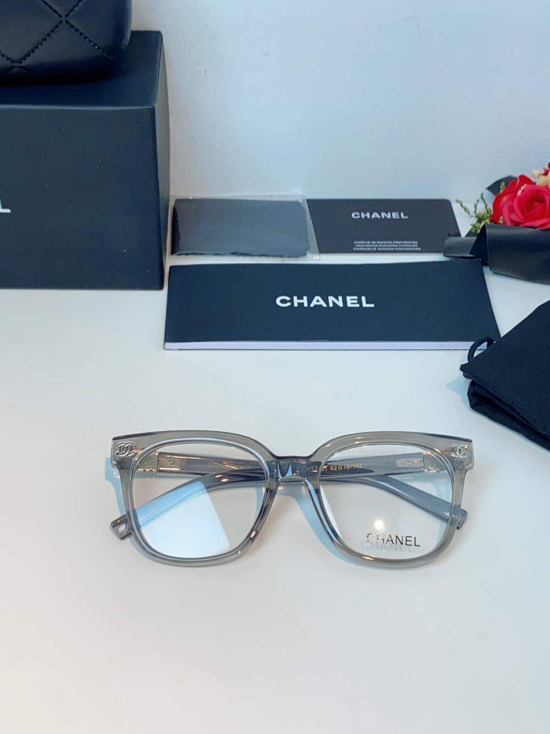 【新作到着】Chanel ハイセンスデザインサングラス「遮光レンズ搭載」