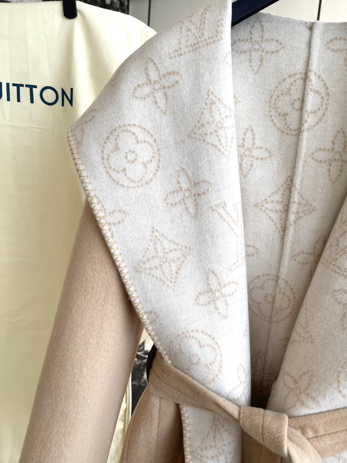 ルイ・ヴィトン「Louis Vuitton」秋冬 レディース ワップルフードロングコート