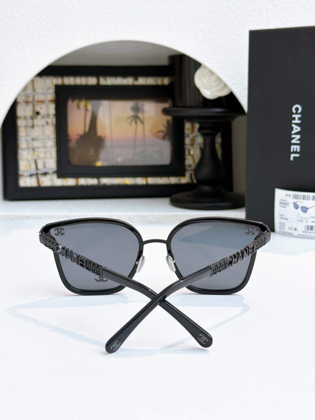 【新作到着】Chanel ハイセンスデザインサングラス「遮光レンズ搭載」
