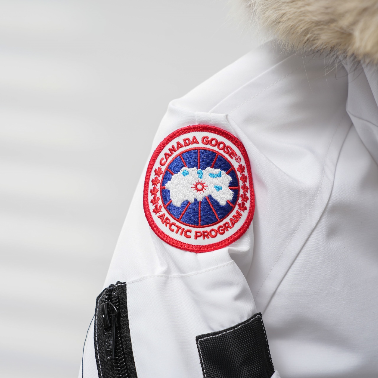 カナダグース フード付きファー付きダウンジャケット 男女兼用