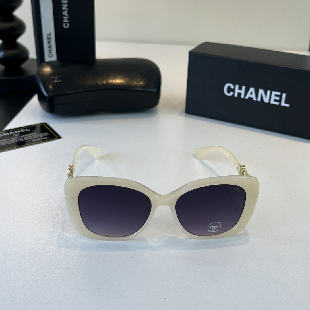 【新作到着】Chanel ハイセンスデザインサングラス「遮光レンズ搭載」