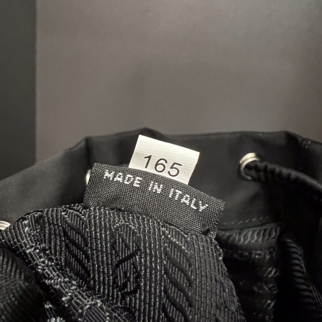 プラダ「Prada」ピコティン バケットバッグ モデ