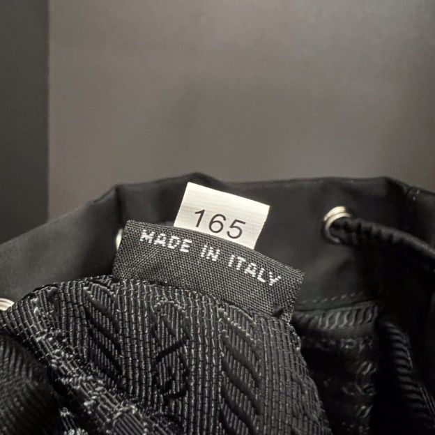 プラダ「Prada」ピコティン バケットバッグ モデ