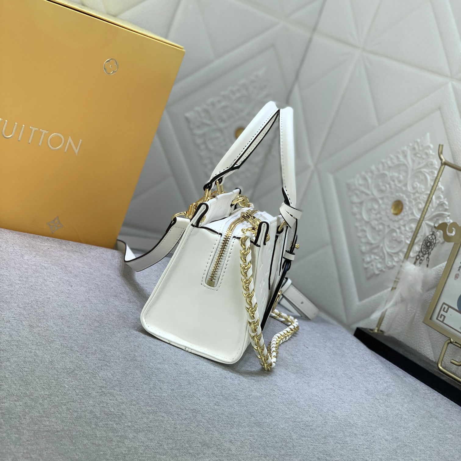 ルイ・ヴィトン「Louis Vuitton」オンザゴー EW 4色