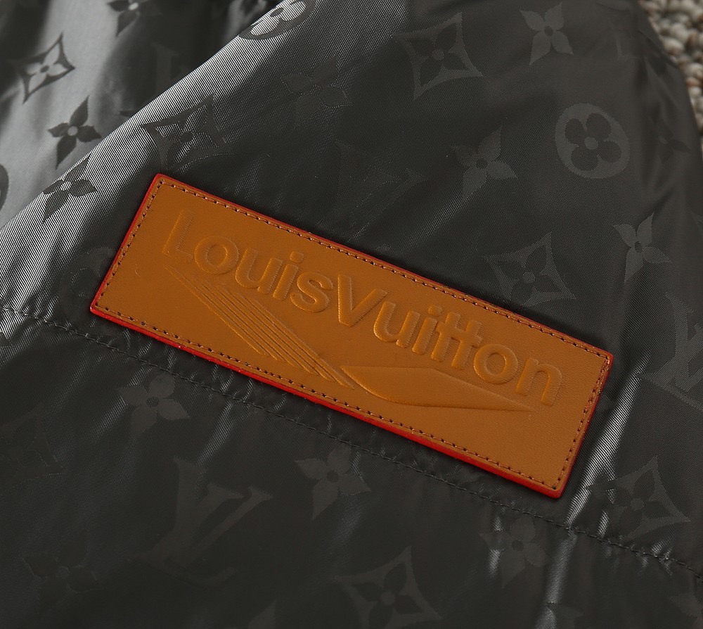 ルイ・ヴィトン「Louis Vuitton」秋冬コレクション ダウンジャケット