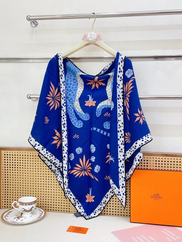エルメス 新作ファッションアイテム カシミア三角スカーフ