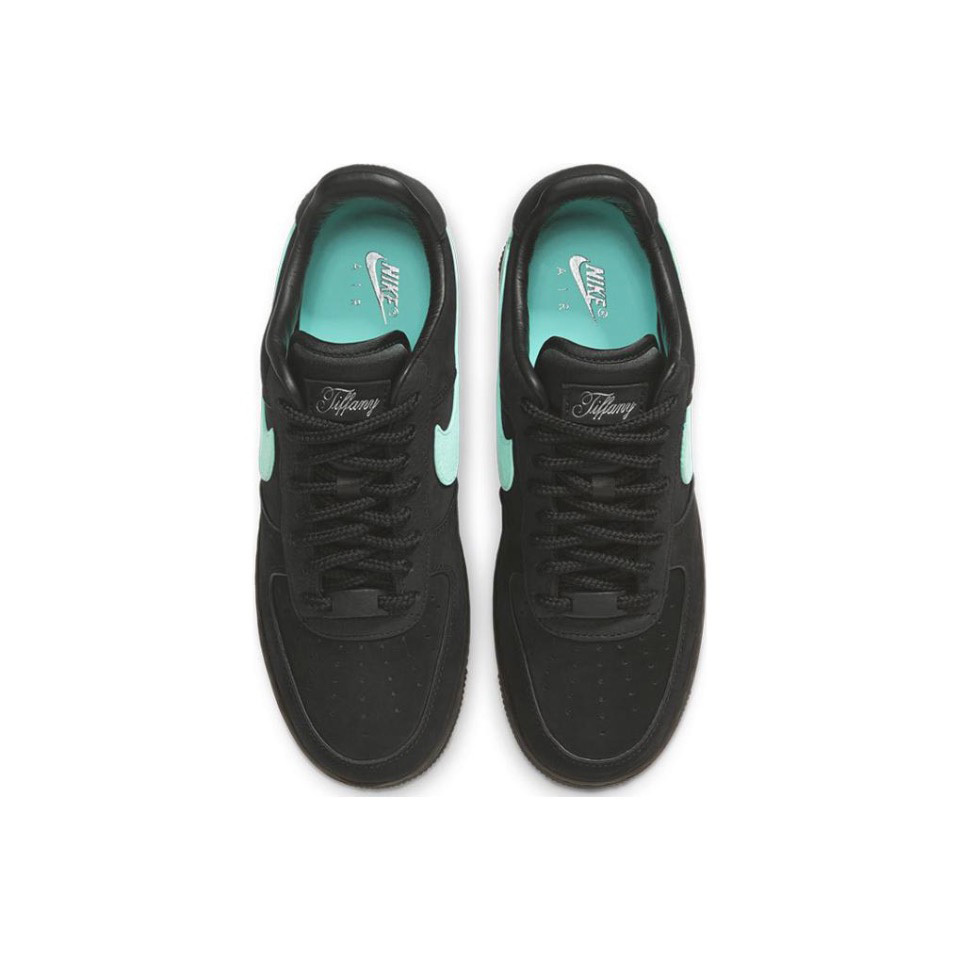 限定30個！売り切れ次第終わり！【NIKE |公式サイトは】★送関込★世界中を震撼させた話題のコラボ★◆超人気◆ 雑誌、ＴＶ、映画に登場アイテム