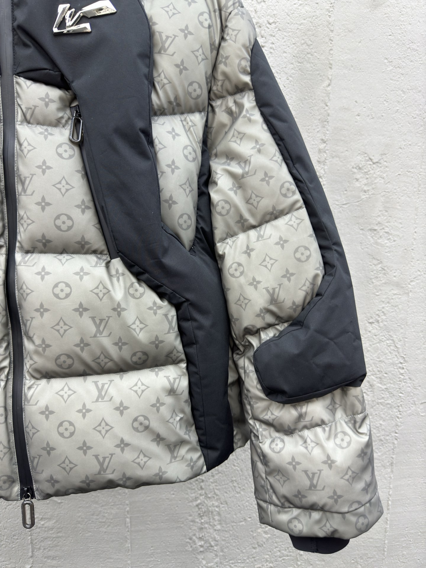 ルイ・ヴィトン「Louis Vuitton」秋冬フード付きダウンジャケット