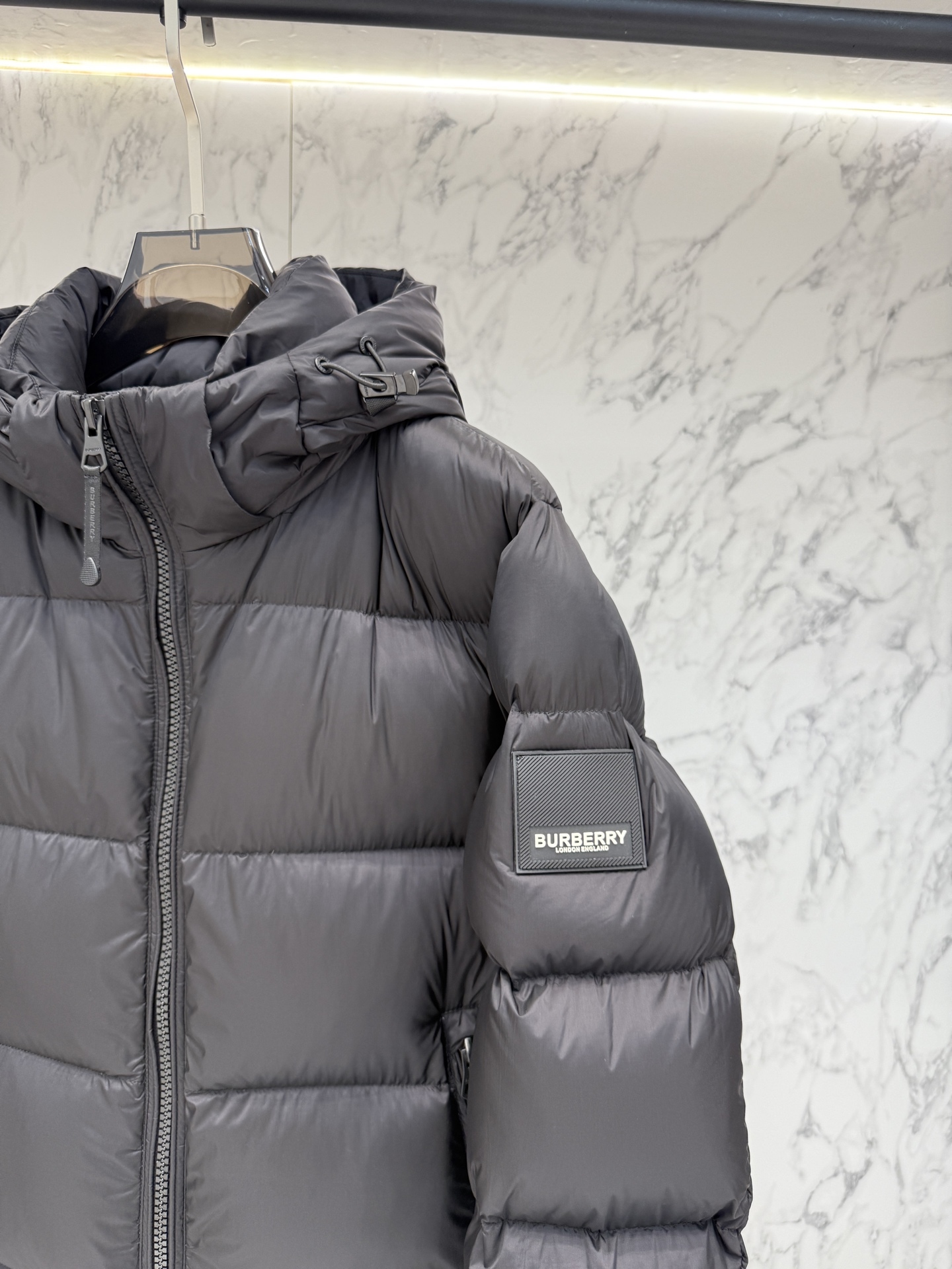 バーバリー「Burberry」秋冬ファッションフード付きダウンジャケット