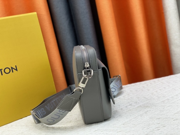 ルイ・ヴィトン「Louis Vuitton」 Fastline メッセンジャーバッグ