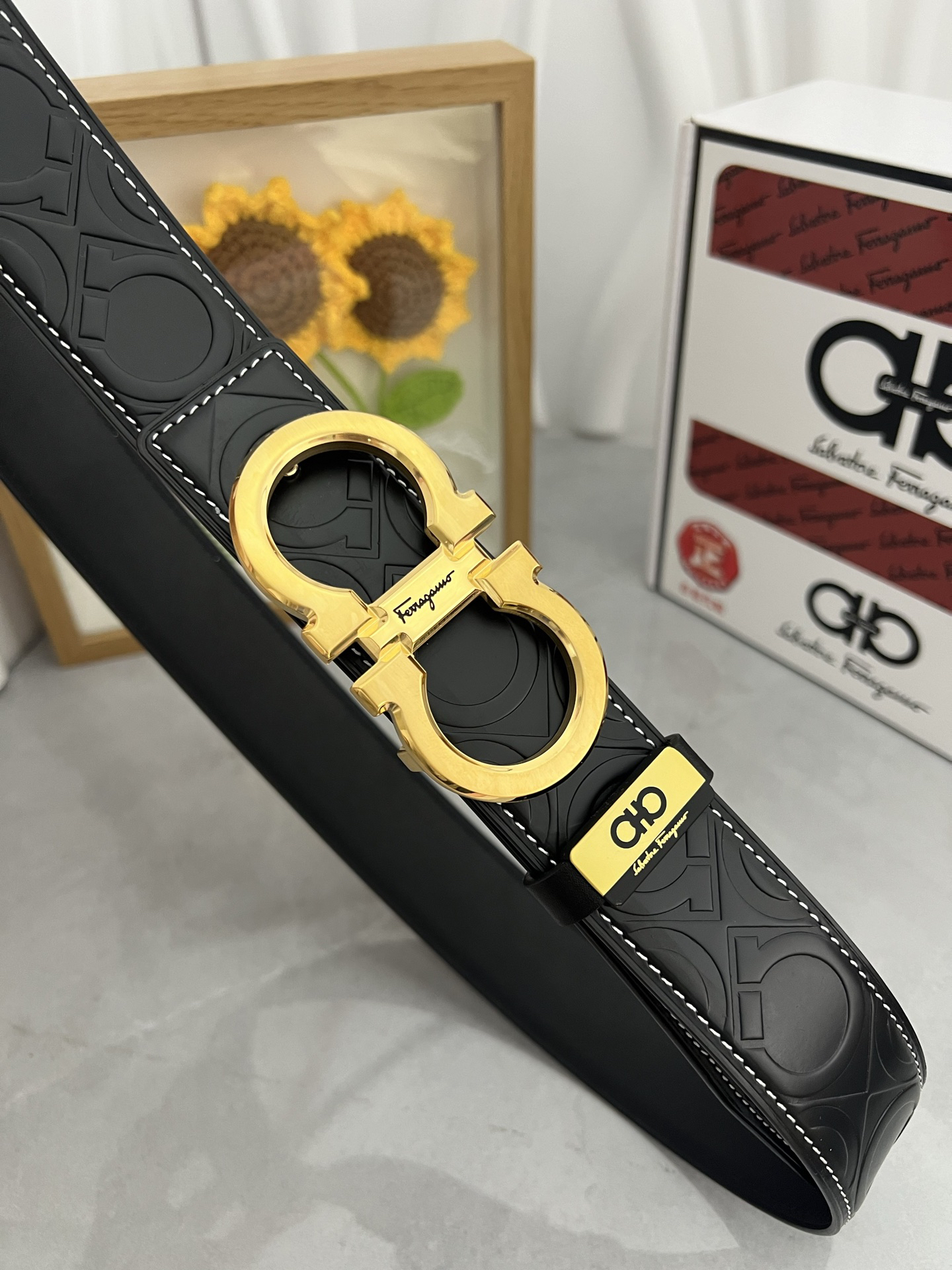 【新規倉庫入り】Salvatore Ferragamo 職人仕上げ高級ベルト「全長約 100cm」