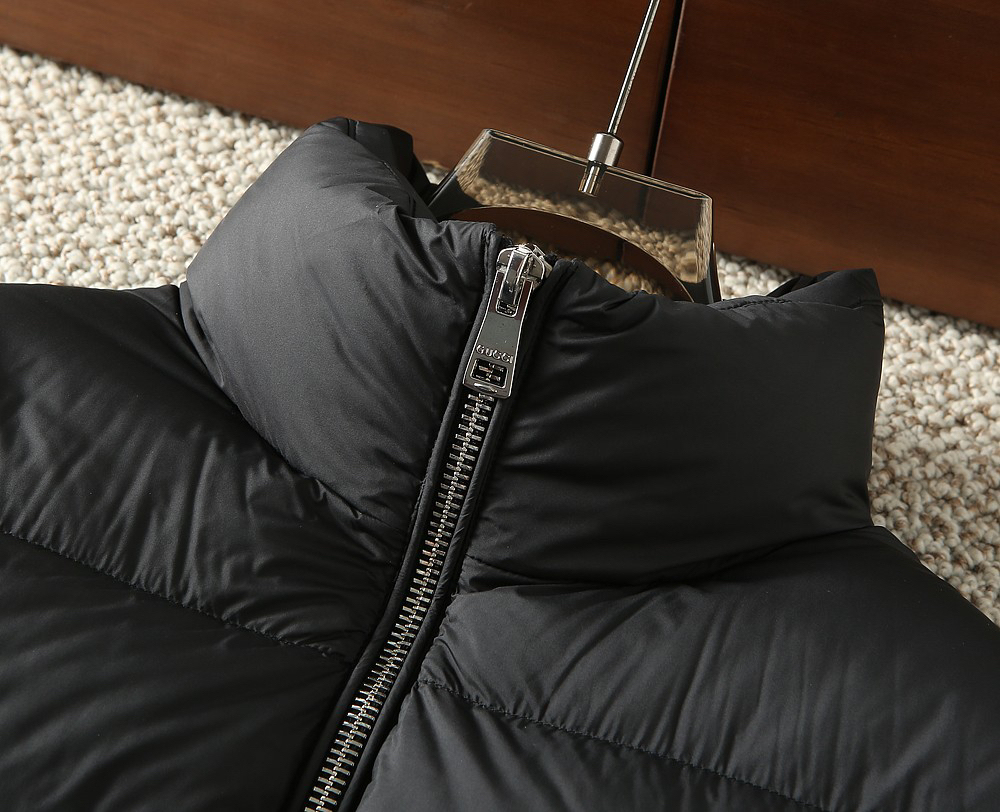 グッチ「Gucci」秋冬ダウンジャケット スタンドカラー