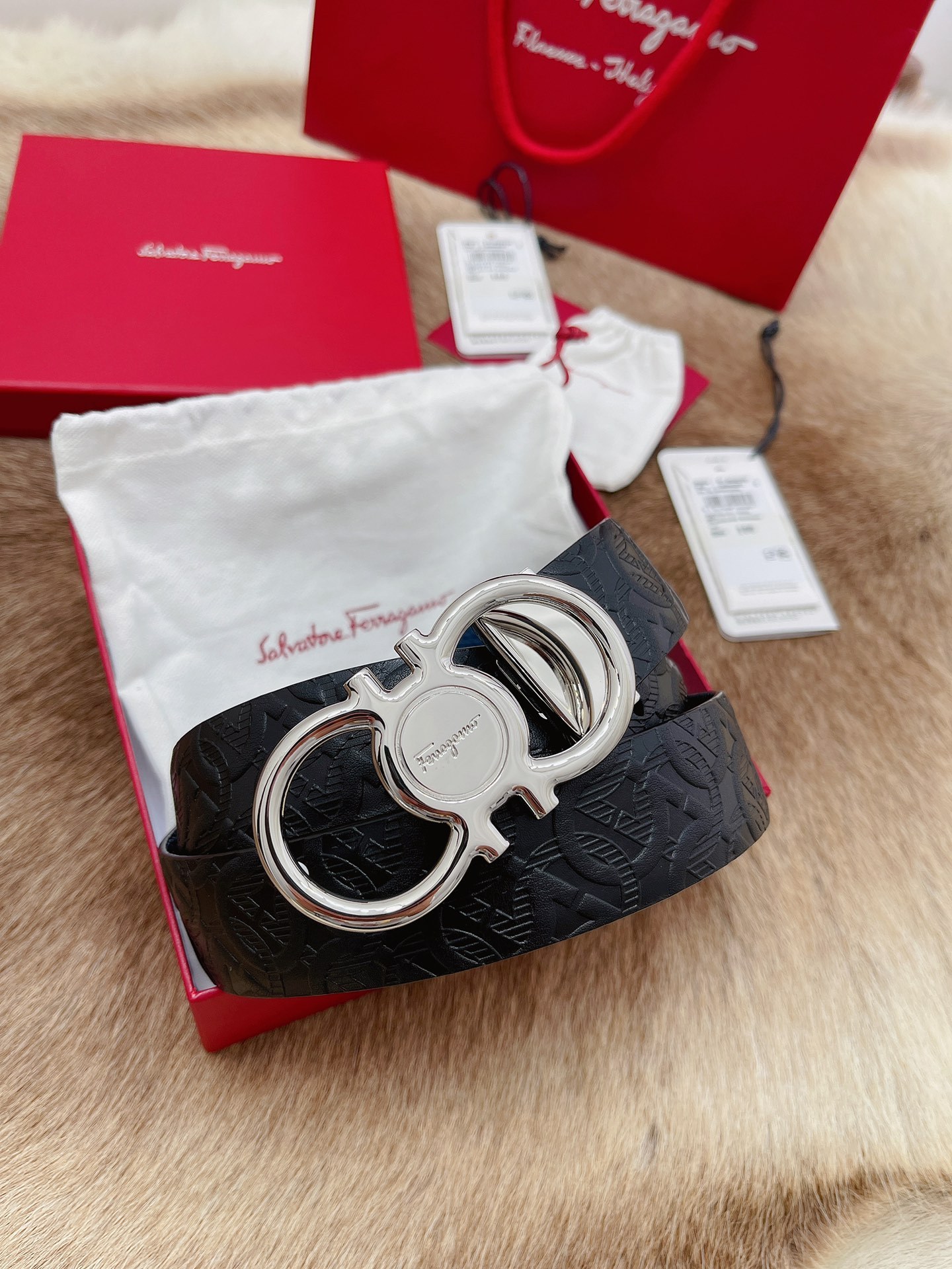 【新規倉庫入り】Salvatore Ferragamo 職人仕上げ高級ベルト「全長約 100cm」