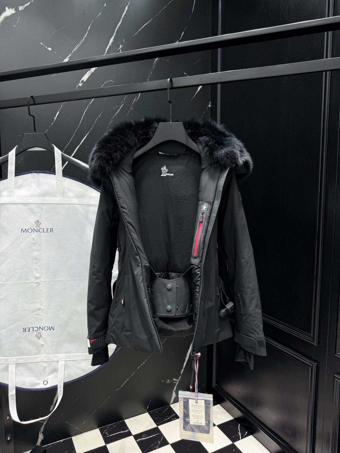 モンクレール 秋冬 レディース フォックスファー付きダウンジャケット