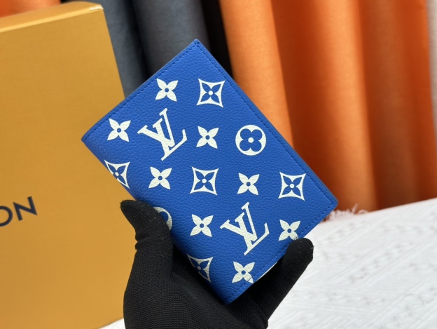 ルイ・ヴィトン パスポートカバー クーヴェルテュール･パスポール