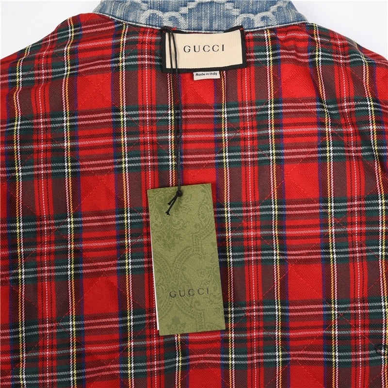 Gucci の GG ジャカード柄のデニム生地の綿入れシャツ
