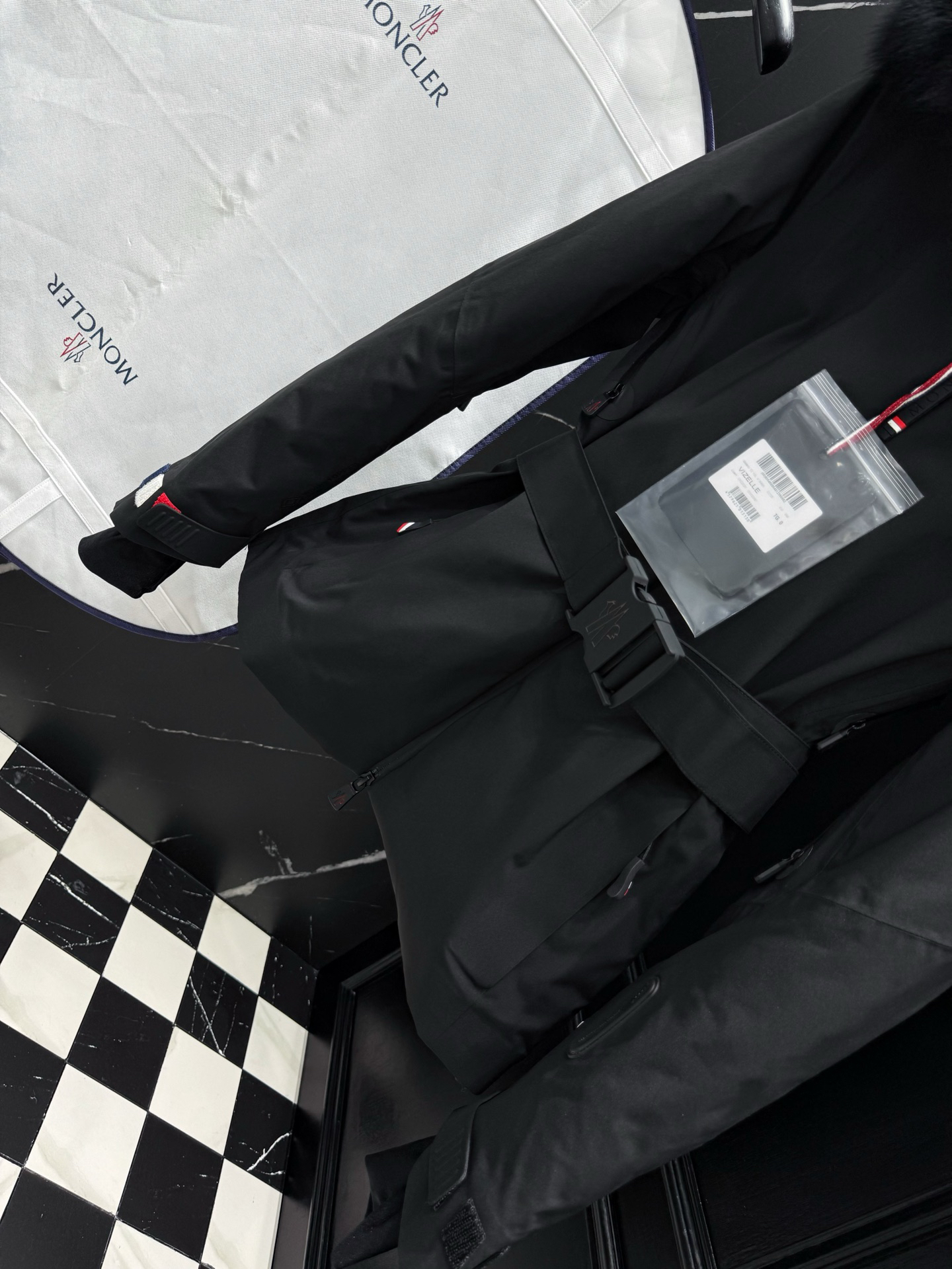 モンクレール 秋冬 レディース フォックスファー付きダウンジャケット