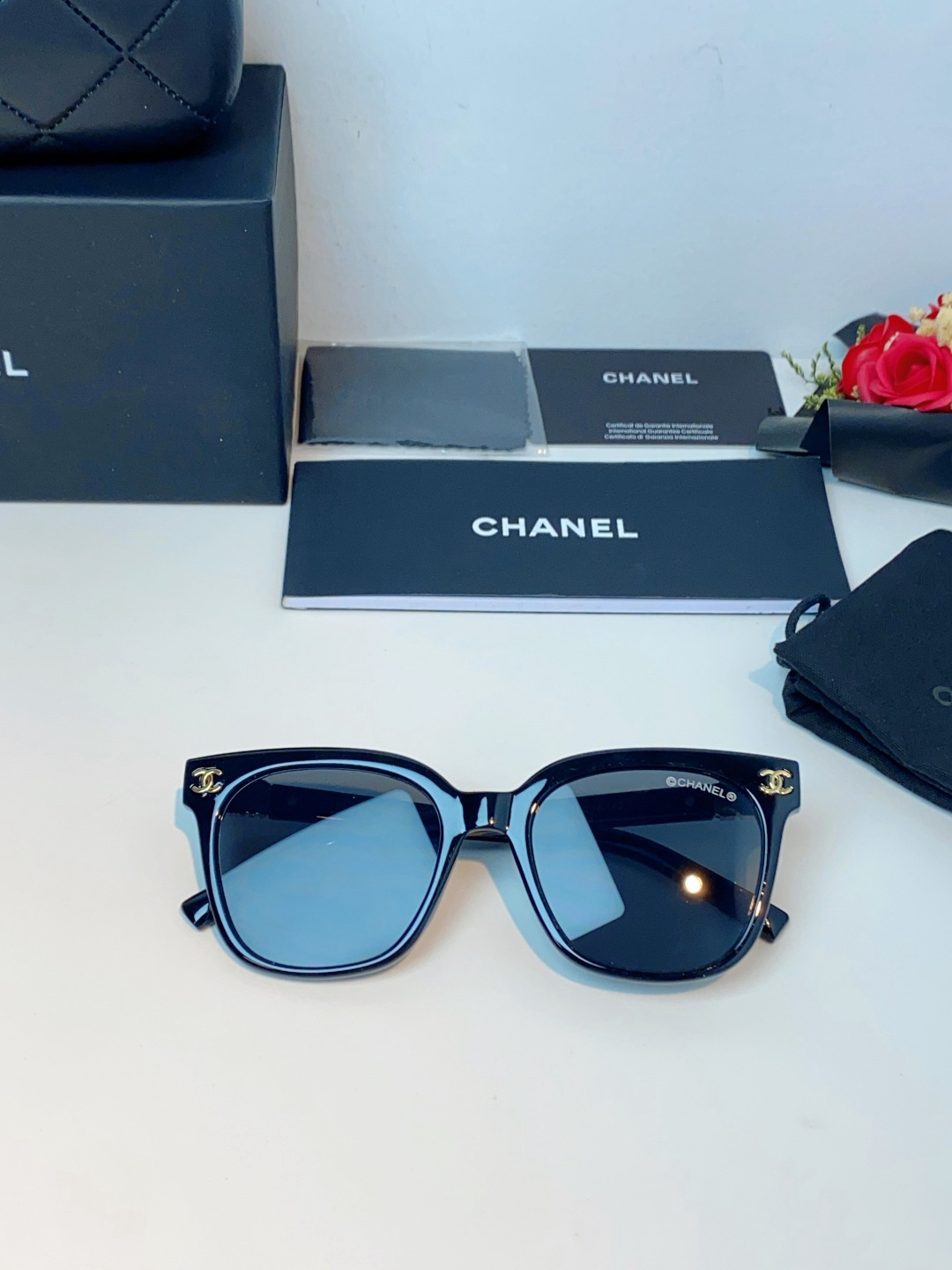 【新作到着】Chanel ハイセンスデザインサングラス「遮光レンズ搭載」