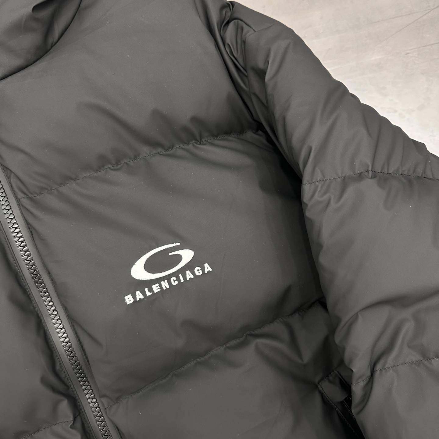 バレンシアガ「Balenciaga」‌秋冬ファッションレディースダウンジャケット