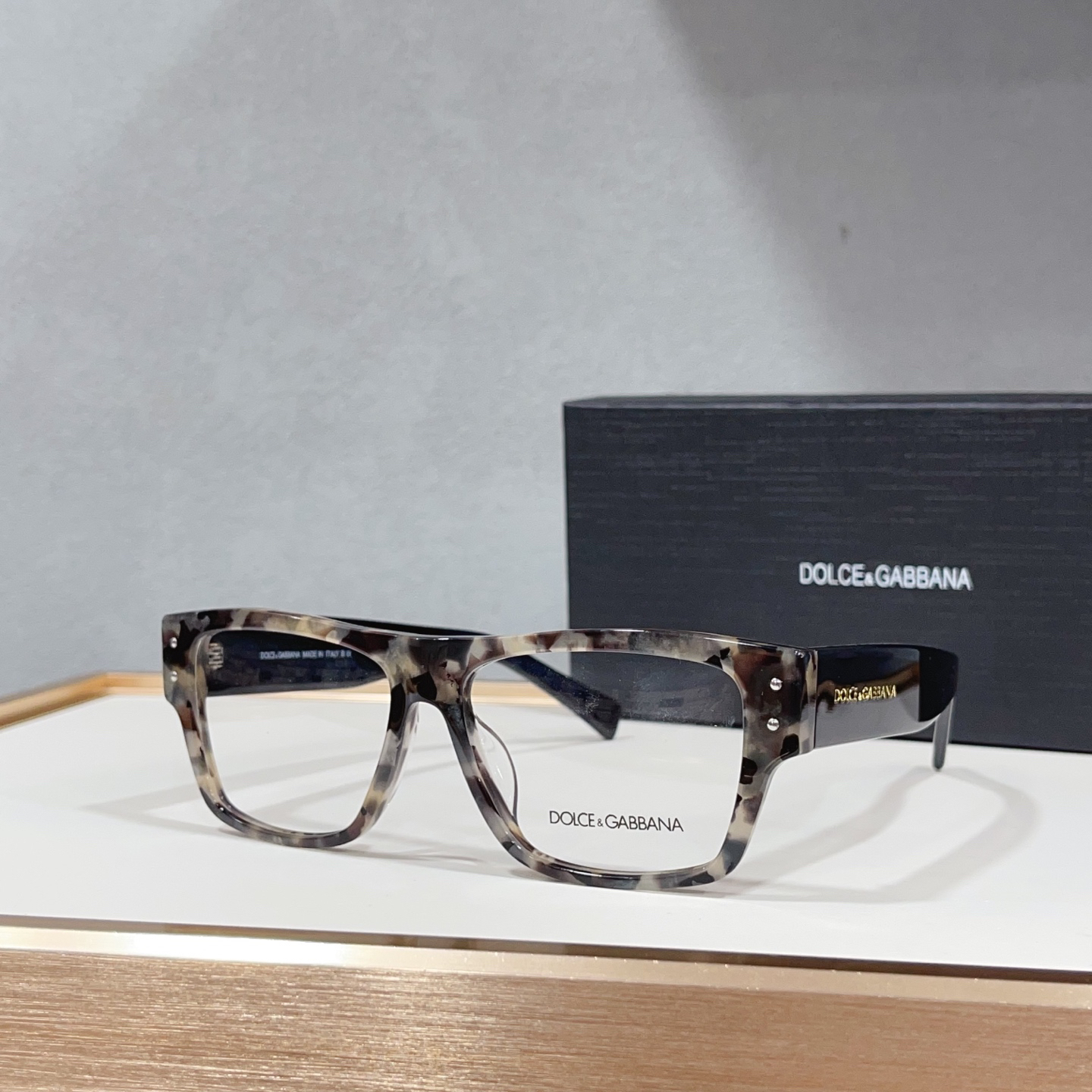 【希少入荷】D&G ドルチェアンドガッバーナ トレンドサングラス「カジュアル通勤用」