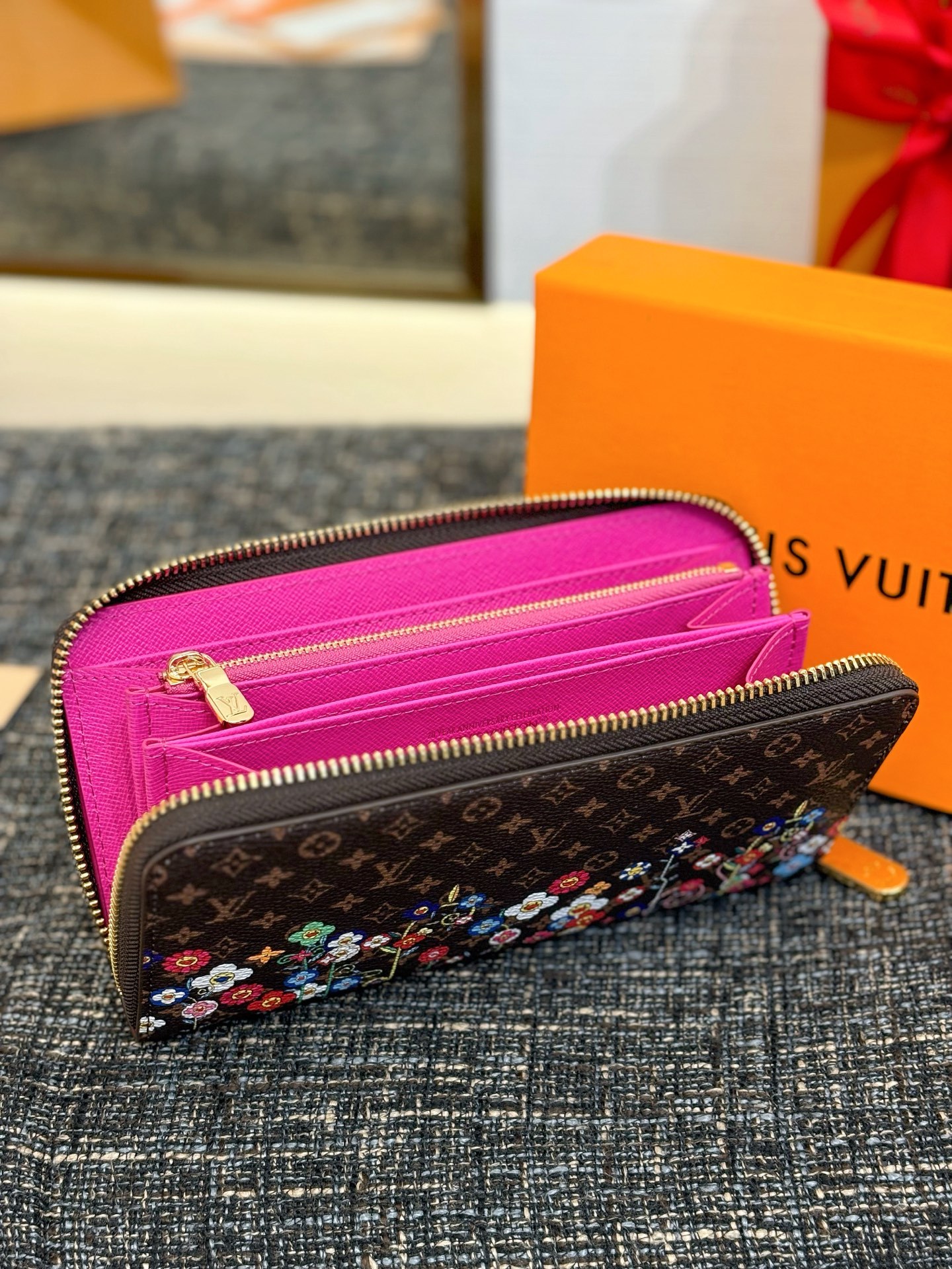 ルイ・ヴィトン「Louis Vuitton」LV x TM ジッピー･ウォレット