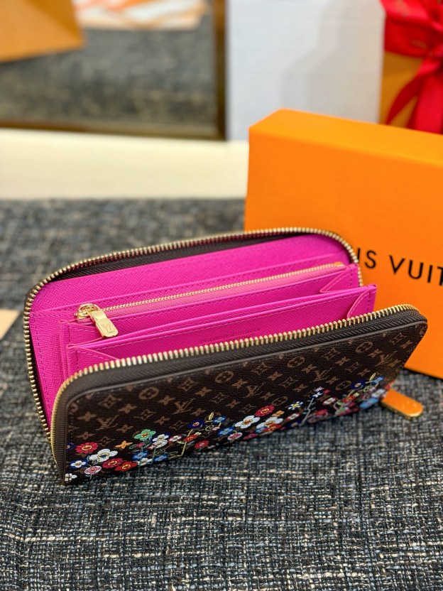 ルイ・ヴィトン「Louis Vuitton」LV x TM ジッピー･ウォレット