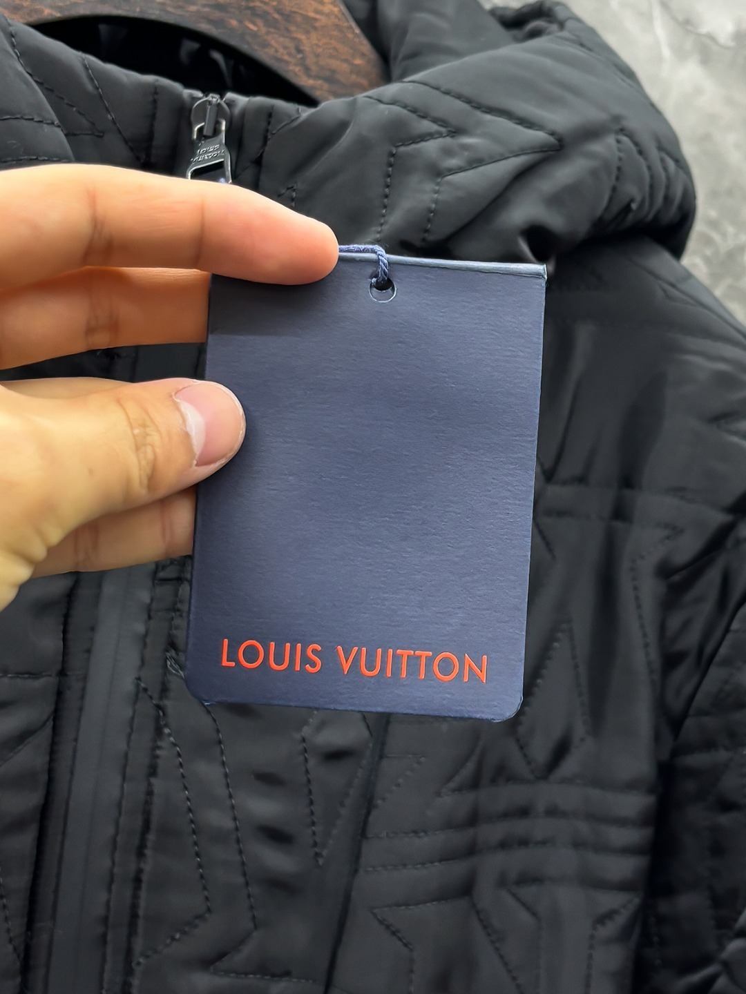ルイ・ヴィトン「Louis Vuitton」秋冬フード付きダウンジャケット