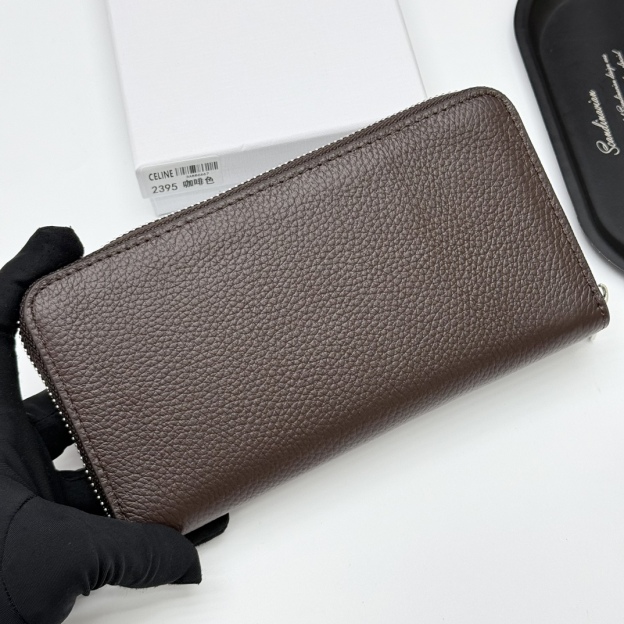 セリーヌ「Celine」TRIOMPHE CUIR ラージジップウォレット