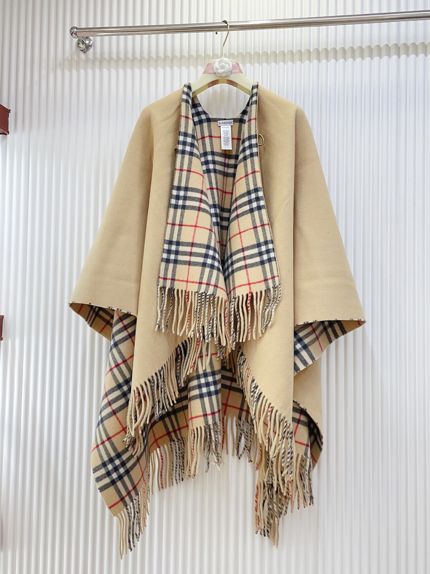 バーバリー「Burberry」チェック ウールケープ 140x140cm